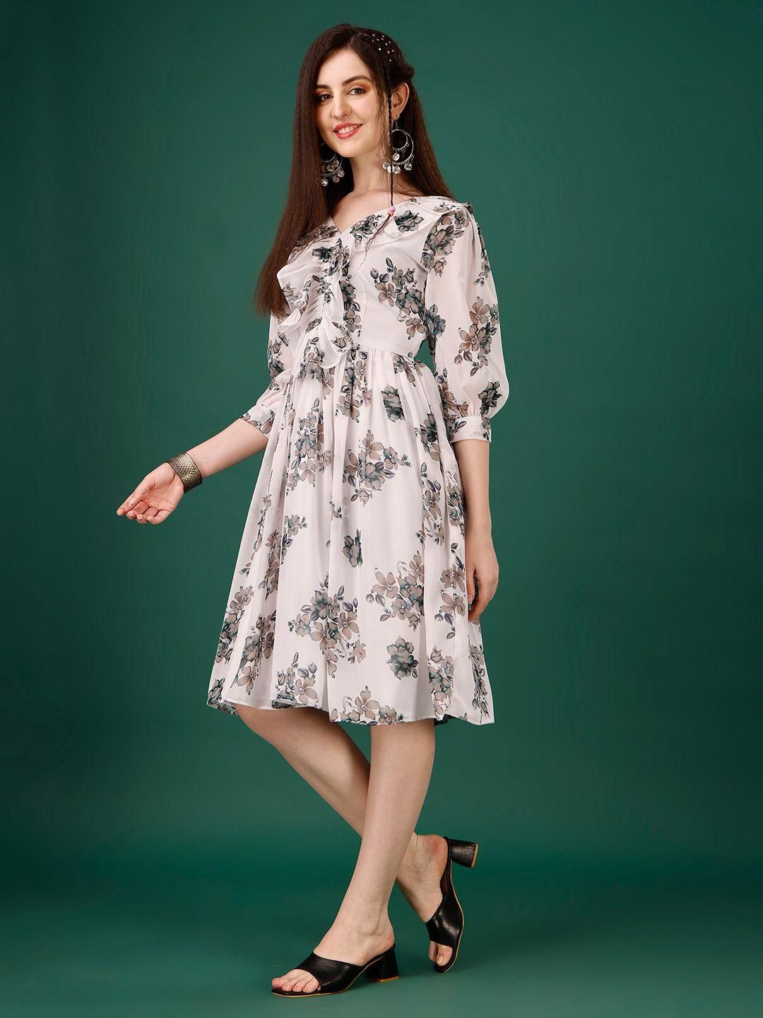 प्लस साइज़ महिलाओं के लिए जॉर्जेट फ्लोरल प्रिंट फ्लेयर्ड शॉर्ट ड्रेस
