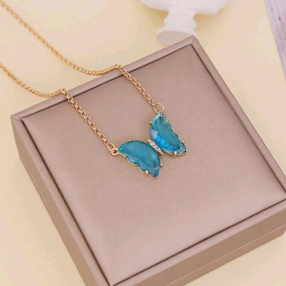 AVR Jewels hübsche Halskette mit Schmetterlingsanhänger aus blauem Kristall für Frauen und Mädchen