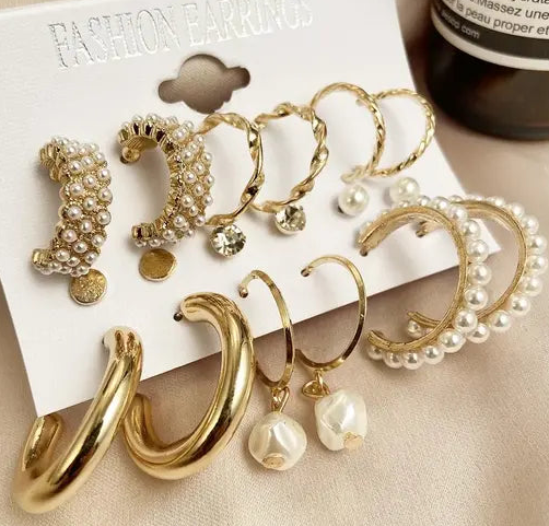 Vembley-Kombination aus 9 Paar atemberaubenden vergoldeten Creolen, Tropfen-, kleinen und Ohrsteckern mit Perlen für Frauen und Mädchen 